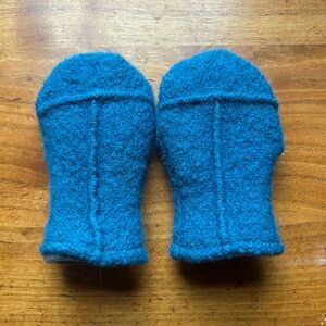 Fleece lined wool newborn mittens